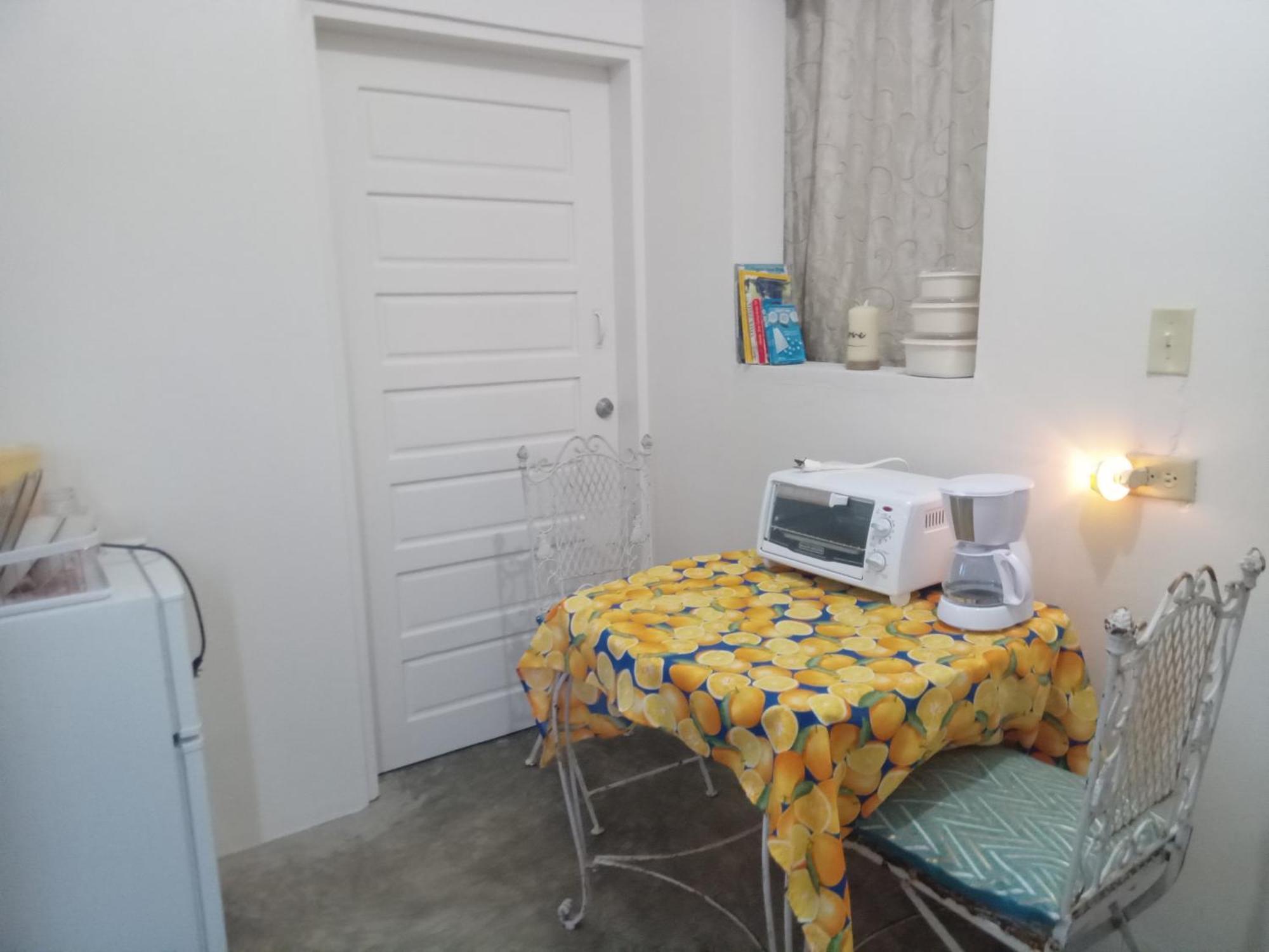 Hacienda Tropical Guest House Belmopan Buitenkant foto