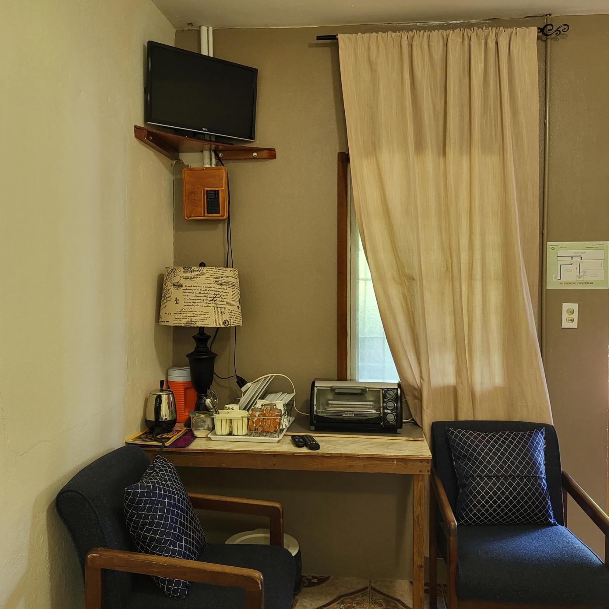 Hacienda Tropical Guest House Belmopan Buitenkant foto