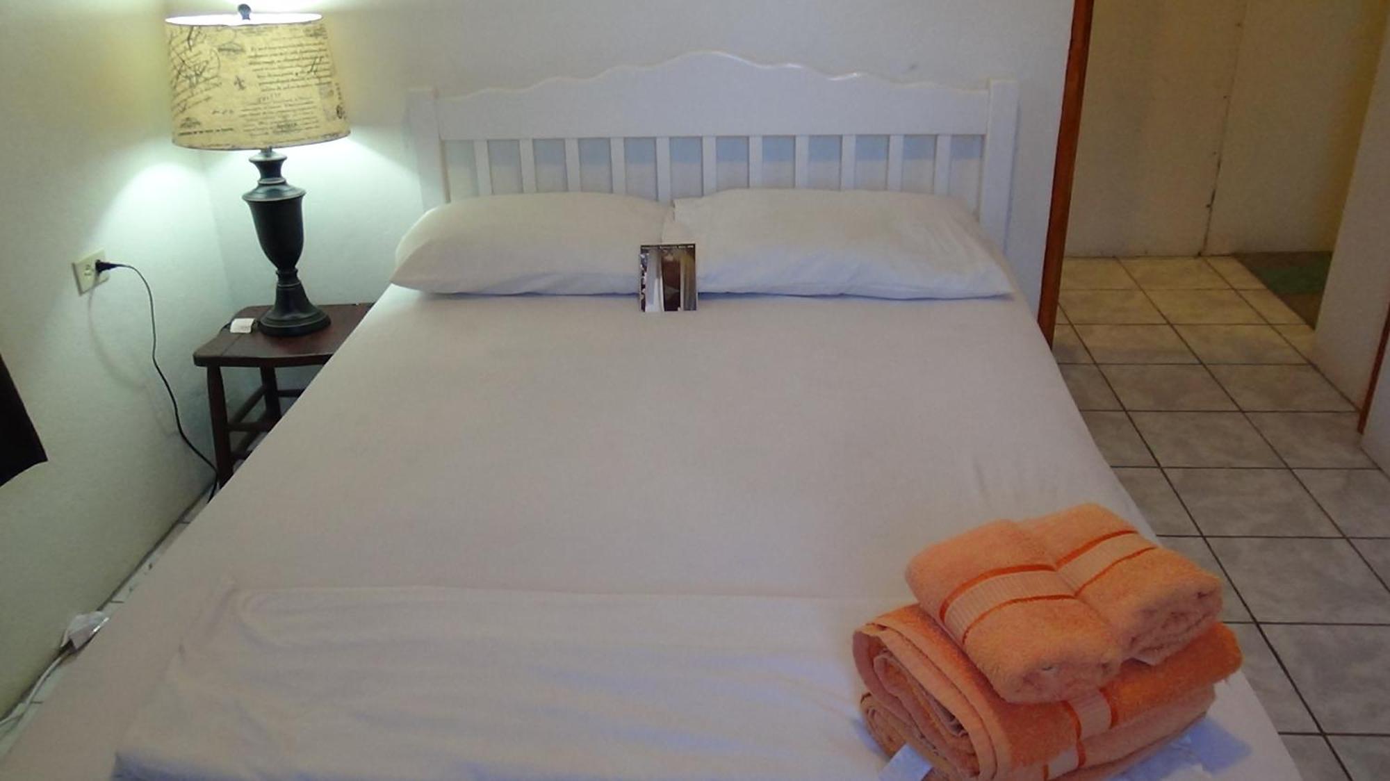 Hacienda Tropical Guest House Belmopan Kamer foto