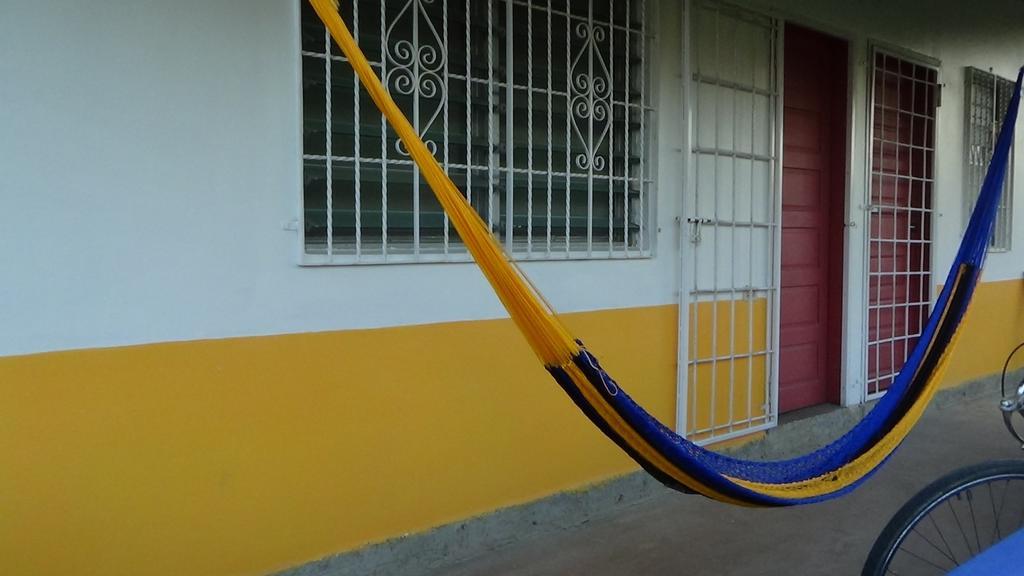 Hacienda Tropical Guest House Belmopan Buitenkant foto