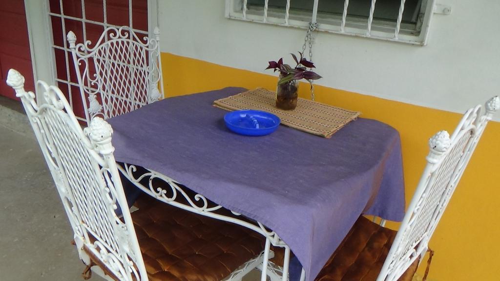 Hacienda Tropical Guest House Belmopan Buitenkant foto