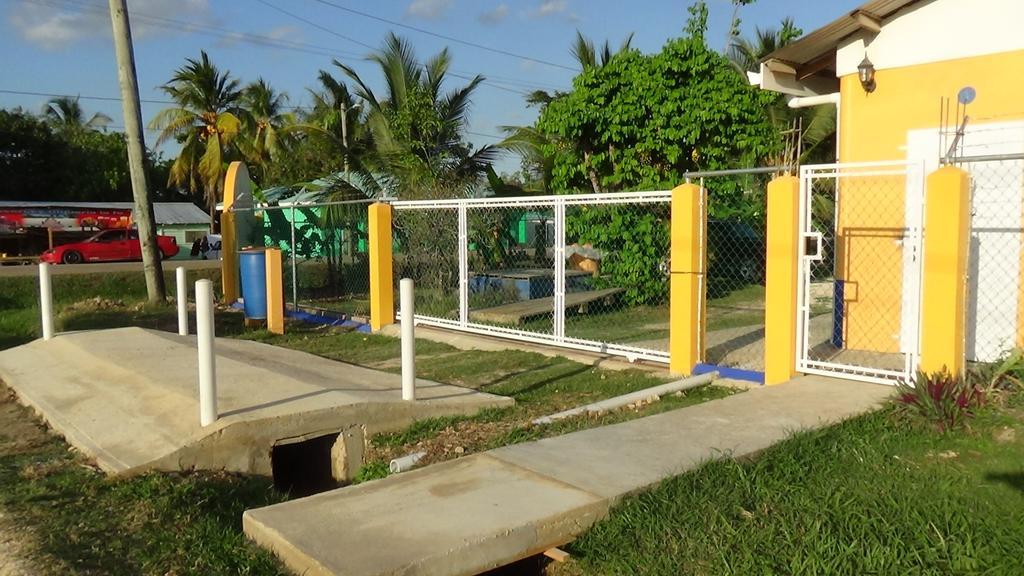 Hacienda Tropical Guest House Belmopan Buitenkant foto
