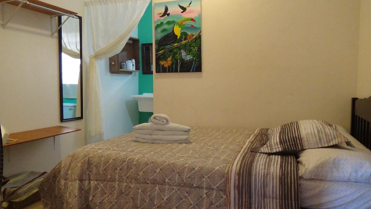 Hacienda Tropical Guest House Belmopan Kamer foto